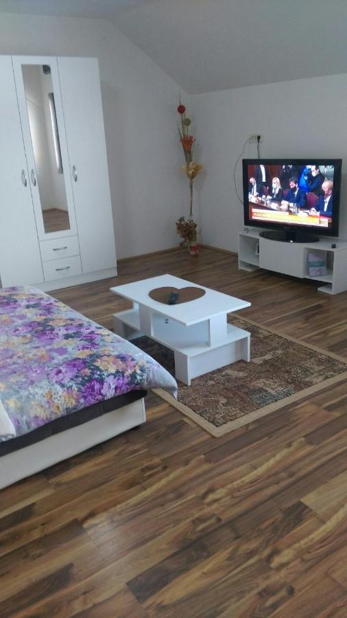 Stan Na Dan Gornji Milanovac-Centar-Nova Gradnja Exterior foto